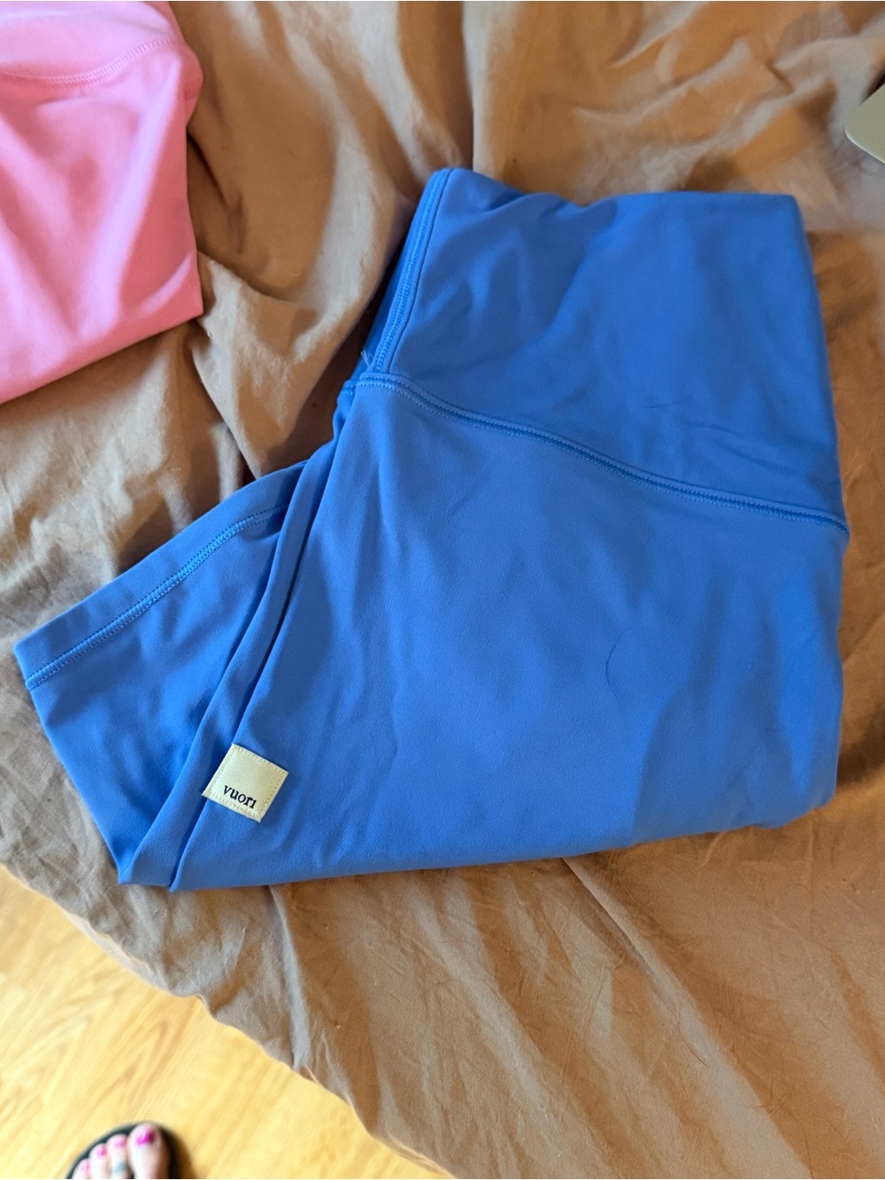 Vuori Women's Athletic Shorts in Oasis Blue sz small